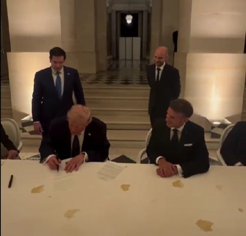 Ιράν: Ο Ιρανός πρόεδρος χαιρετίζει μια “ιστορική” συμφωνία με τις ΗΠΑ για να δοθεί τέλος στον πόλεμο