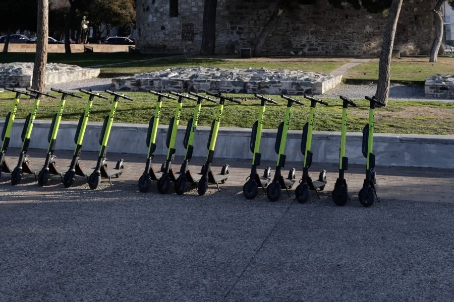 Υπ. Μεταφορών: Τι προβλέπουν οι νέες ρυθμίσεις για την ασφαλέστερη χρήση ηλεκτρικών πατινιών