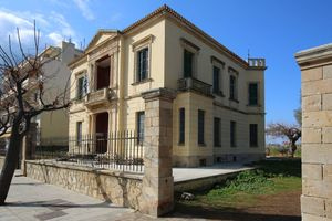 Προσβάλλεται η ιστορία! Η Βίλα Κούνδουρου στα Χανιά έγινε… γραφεία!