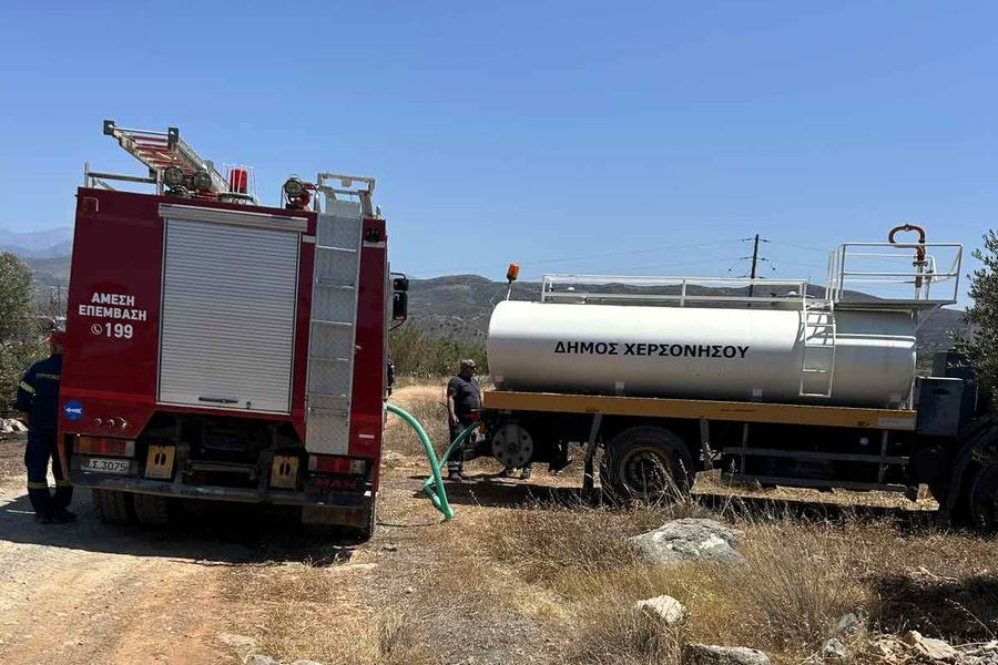 Άμεση επιχειρησιακή συνδρομή του Δήμου Χερσονήσου στη μεγάλη πυρκαγιά στο Ηράκλειο