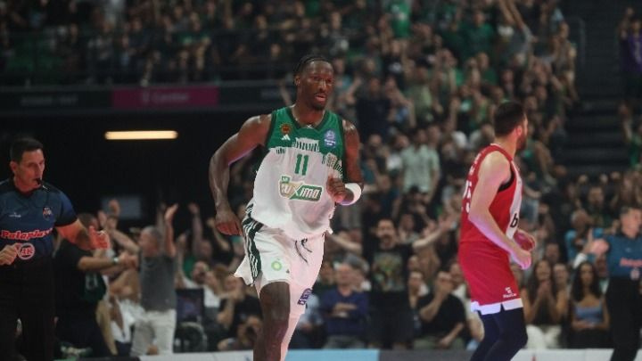 Παναθηναϊκός – Ολυμπιακός 68-58: Με εκρηκτικό Χέιζ-Ντέιβις οι πράσινοι ισοφάρισαν 1-1 τη σειρά των τελικών