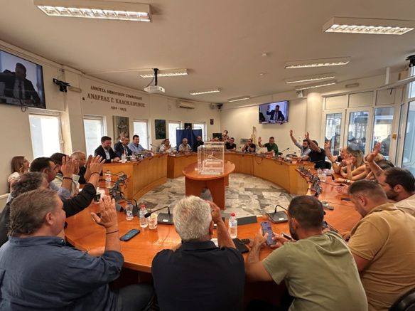 Ομόφωνα επανεξελέγη Πρόεδρος του Δημοτικού Συμβουλίου Μαλεβιζίου ο Λευτέρης Καλλέργης