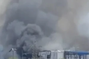 Τραγωδία στην Κορινθία από την έκρηξη στο εργοστάσιο: Ένας νεκρός και εικόνες ολικής καταστροφής