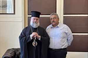 Συνάντηση του Αντιπεριφερειάρχη Νίκου Καλογερή με Μητροπολίτη Κυδωνίας και Αποκορώνου