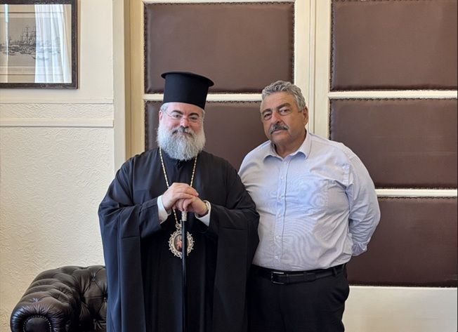 Συνάντηση του Αντιπεριφερειάρχη Νίκου Καλογερή με Μητροπολίτη Κυδωνίας και Αποκορώνου