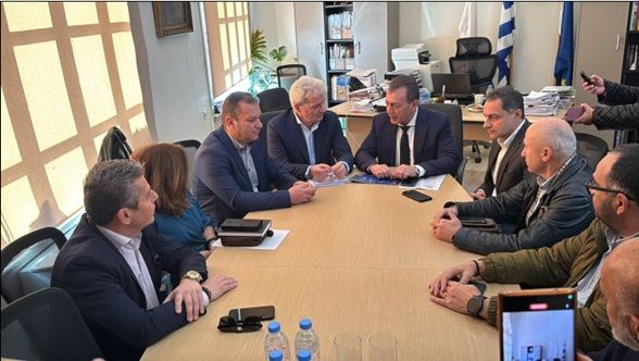Νέο γήπεδο ποδοσφαίρου στο Παγκρήτιο Στάδιο και νέο σύστημα κλιματισμού στο Κλειστό Γυμναστήριο Ν. Αλικαρνασσού, με χρηματοδότηση 800.000 ευρώ από το Υπουργείο Αθλητισμού