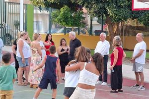 Ανοικτές Αυλές: Ο Αλέξης Καλοκαιρινός στο «Σχολείο της Μελίνας»