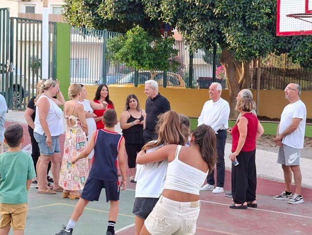 Ανοικτές Αυλές: Ο Αλέξης Καλοκαιρινός στο «Σχολείο της Μελίνας»