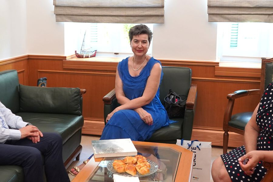 Επίσκεψη της Προέδρου Λυκείου Ελληνίδων στον Περιφερειάρχη