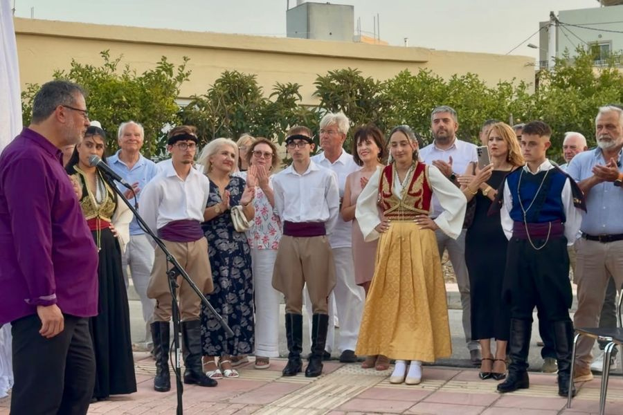 «Ένας δρόμος – η Οδός Αποδήμων Κρητών – και μια ελιά συνδέουν την Κρήτη με τα παιδιά της σε όλο τον κόσμο» (φωτο)