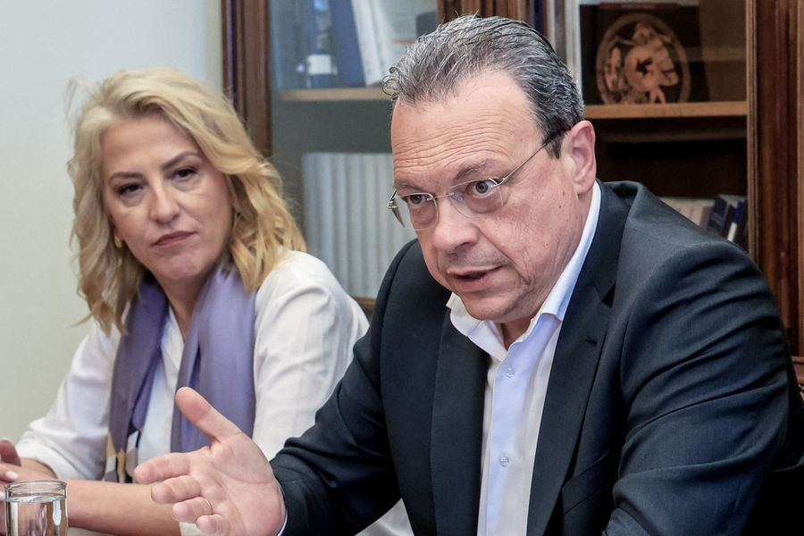 Οργή στην Κουμουνδούρου για την ανεξαρτητοποίηση Φάμελλου: «Ο ίδιος έφερε τον ΣΥΡΙΖΑ σε αδιέξοδο»
