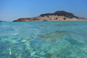 Αυτές είναι οι απάτητες παραλίες της Κρήτης – Πώς θα κάνετε καταγγελία για παρανομίες μέσω My coast