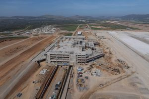 Καστέλλι, ΒΟΑΚ και mega resorts: Η Κρήτη ανάμεσα στις μεγάλες υποδομές και την πίεση του τουρισμού