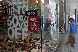 Πρεμιέρα για τις θερινές εκπτώσεις – Οι βασικές υποχρεώσεις των επιχειρήσεων