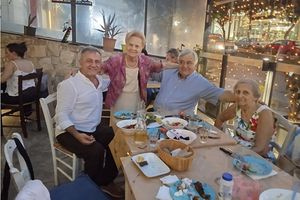 Με επιτυχία πραγματοποιήθηκε η καλοκαιρινή συνεστίαση του Cafe Alzheimer της ΑΛΛΗΛΕΓΓΥΗΣ Ηρακλείου