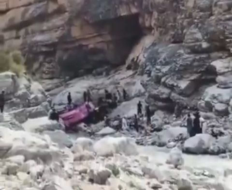 Πακιστάν: Τουλάχιστον 40 άνθρωποι σκοτώθηκαν σε δυστύχημα με λεωφορείο
