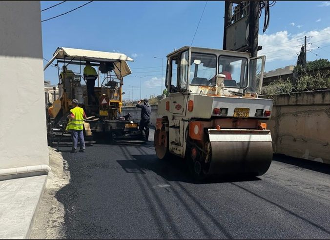 Εργασίες ασφαλτόστρωσης στις οδούς Μουσών και Δυρραχίου στις Πατέλες από το Δήμο Ηρακλείου