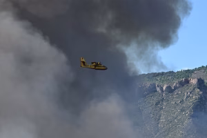 Φωτιά στο Βουλισμένο Αλώνι – Συναγερμός στην Πυροσβεστική