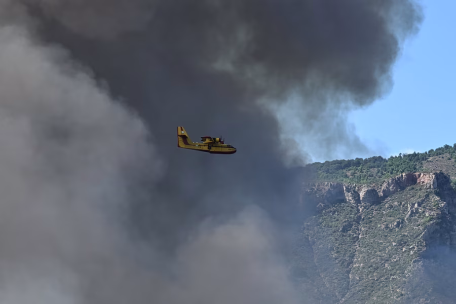 Φωτιά στο Βουλισμένο Αλώνι – Συναγερμός στην Πυροσβεστική