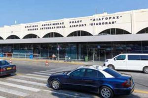 Πάνω από 1 εκατ. επιβάτες έφθασαν αεροπορικώς σε ένα μήνα στο νησί της Ρόδου