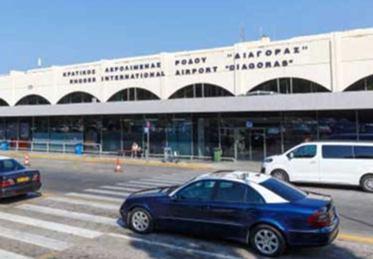 Πάνω από 1 εκατ. επιβάτες έφθασαν αεροπορικώς σε ένα μήνα στο νησί της Ρόδου