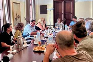 Συντονιστική σύσκεψη στην Αποκεντρωμένη Διοίκηση Κρήτης με ΤΕΕ ΤΑΚ και ΥΔΟΜ Ανατολικής Κρήτης