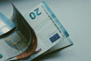 Επιδόματα: Ποια πληρώνονται από ΔΥΠΑ και e-ΕΦΚΑ έως τις 31 Ιουλίου