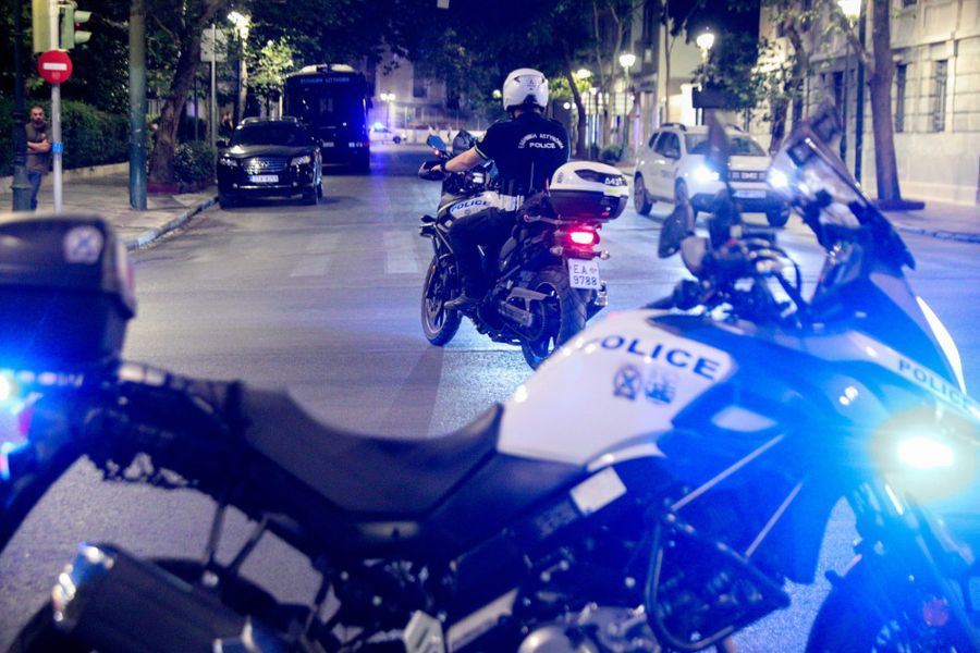 Άγρια γκάζια στην παραλιακή του Ηρακλείου: Συνελήφθη ο ένας μηχανόβιος, αναζητείται ο δεύτερος