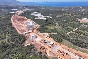 «Ναι» σε όλα από τους πρόθυμους υποτακτικούς…
