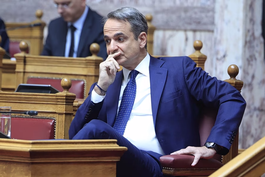 Η ΝΔ παίζει σαν την…Ισπανία, αλλά ο λαός νιώθει σαν τους Αργεντινούς, με τα γκολ που «τρώει» κάθε μέρα! Γιατί ο Κυριάκος…φοβάται τη δεύτερη κάλπη! Στον ΟΠΕΚΕΠΕ δεν υπήρξε σκάνδαλο αλλά… «διαχρονικές αρρυθμίες», έτσι το λένε τώρα!