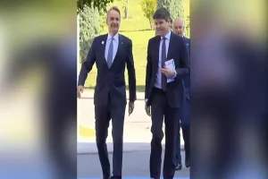 Τουρκικά ΜΜΕ: Σχολίασαν μέχρι και το… περπάτημα του Μητσοτάκη (ΒΙΝΤΕΟ)