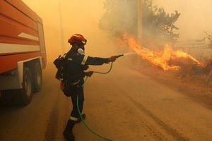 Φωτιές σε Ρέθυμνο: Στις περιοχές που επλήγησαν κλιμάκιο του ΚΚΕ
