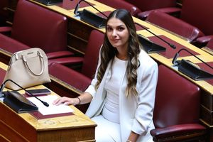 Παραιτήθηκε από τους Δημοκράτες και η νεότερη βουλευτής Μυρτώ Κοροβέση-Φήμες για μεταγραφή στο ΠΑΣΟΚ