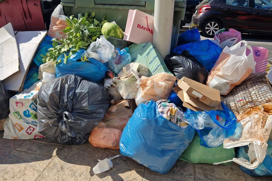Ξεχειλισμένοι κάδοι στον Μασταμπά – Αγανακτισμένοι οι κάτοικοι (φωτογραφίες)