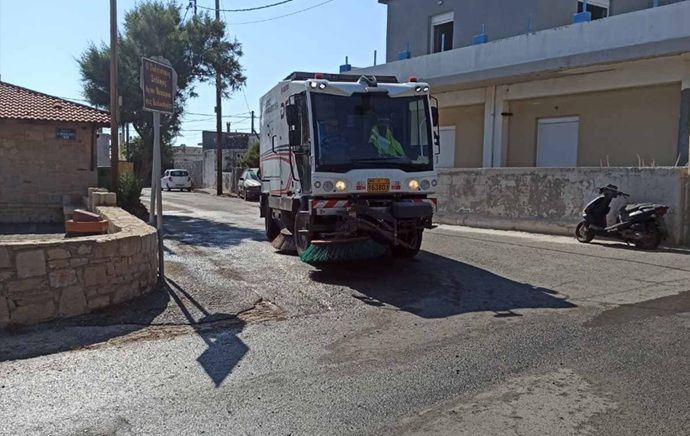 Σε πλήρη εξέλιξη το πλύσιμο δρόμων, πλατειών και κοινόχρηστων χώρων στον Δήμο Ηρακλείου