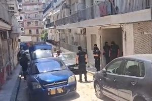 Έρευνα στο σπίτι του 4ου συλληφθέντα για τη φονική επίθεση με γκαζάκια στο σπίτι της οικογένειας Νέστορα