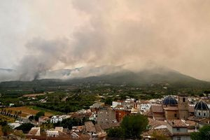 Ισπανία-πυρκαγιές: Κρίσιμες ώρες για την περιφέρεια της Μαδρίτης καθώς αναμένεται αλλαγή των ανέμων