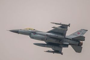 Νέες τουρκικές προκλήσεις: Παραβιάσεις από οπλισμένα F-16 και εικονική αερομαχία