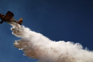 Φωτιά στο Ωραιόκαστρο: Συνεχίζεται η κατάσβεση στο εργοστάσιο ανακυκλώσιμων υλικών