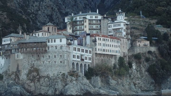 Σε διαρκή ετοιμότητα η πυροπροστασία στο Άγιον Όρος – Το ανάφλυφο της περιοχής, η επισκεψιμότητα και η πυκνή βλάστηση