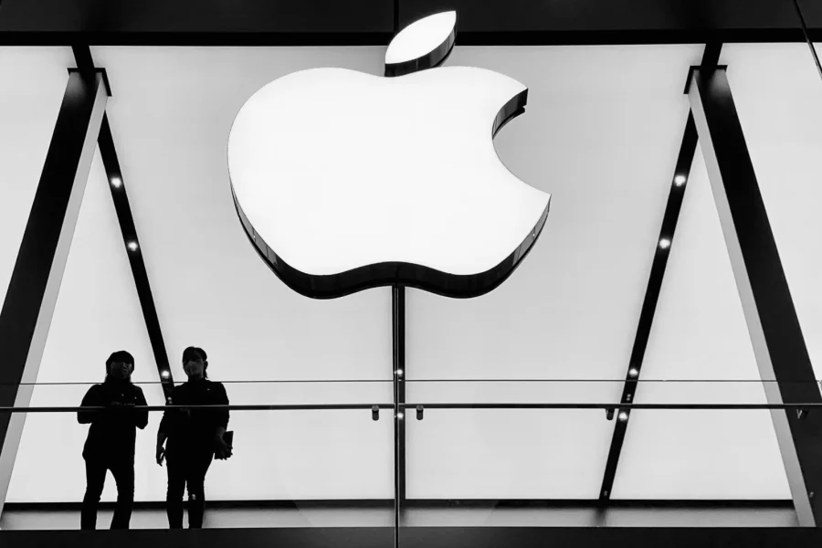 Apple: Στέλνει εξώδικα σε πρώην υπαλλήλους της που εργάζονται στην OpenAI