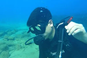 Ανακαλύπτοντας τον βυθό με την καρδιά – Η εμπνευσμένη ιστορία του Γιώργου Δασκαλάκη
