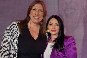 Ένταση στη Βουλή: Η Ζωή Κωνσταντοπούλου κάλεσε το «100» για τη δημοσιογράφο Βασιλική Πολύζου – Απαντά με μήνυση