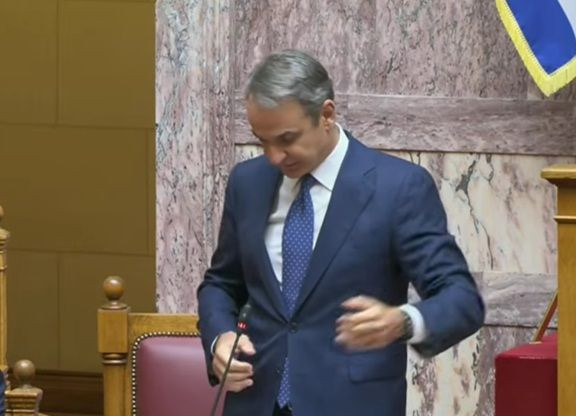 Ένταση στη Βουλή: Αποχώρηση Μητσοτάκη με σκληρή ατάκα κατά Κωνσταντοπούλου – “Με αυτή τη συμπεριφορά, κυρία μου, δεν θα καθίσω να σας ακούσω”