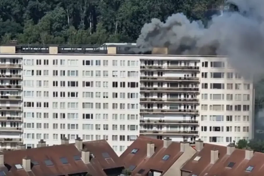 Μεγάλη φωτιά σε 10όροφη πολυκατοικία στην Αμβέρσα – Αναφορές για πολλούς νεκρούς, δείτε βίντεο από το σημείο