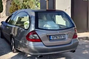 Η στιγμή που έφτασε γαμπρός στην εκκλησία ο 20χρονος Θοδωρής στο Άργος