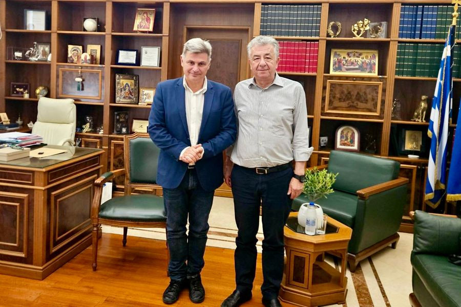 Με τον Ευρωβουλευτή Νικόλα Φαραντούρη συναντήθηκε ο Περιφερειάρχης Κρήτης – Τι συζήτησαν