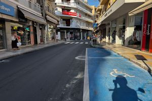 Νυχτερινές διαγραμμίσεις στο κέντρο του Ηρακλείου