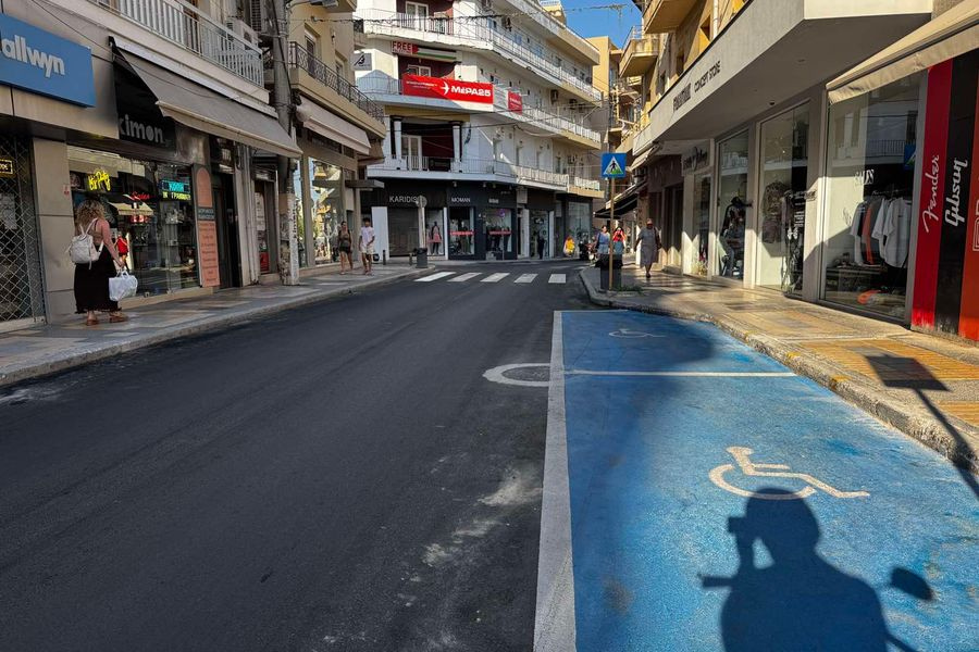 Νυχτερινές διαγραμμίσεις στο κέντρο του Ηρακλείου