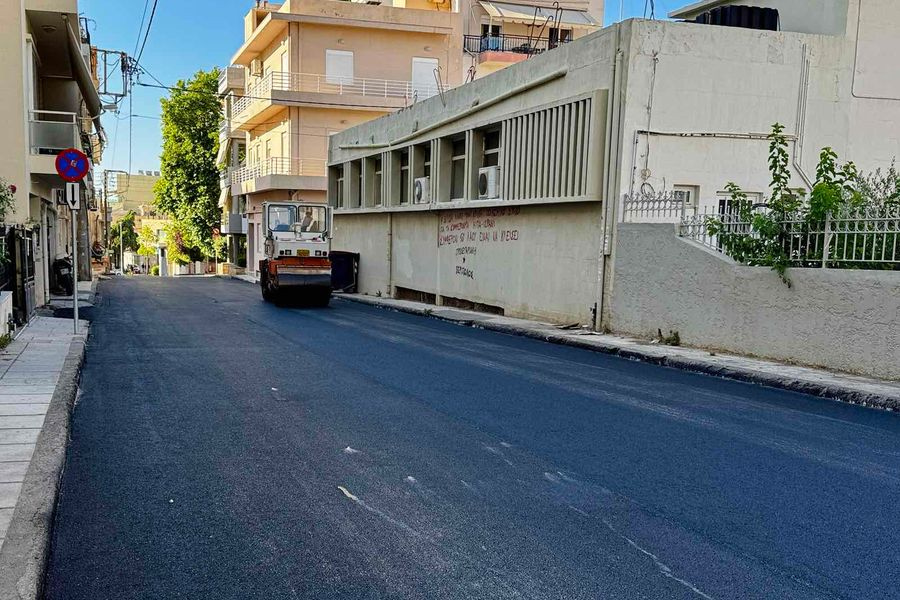 Συνεχίζονται οι εργασίες φρεζαρίσματος και ασφαλτόστρωσης στη Θέρισο